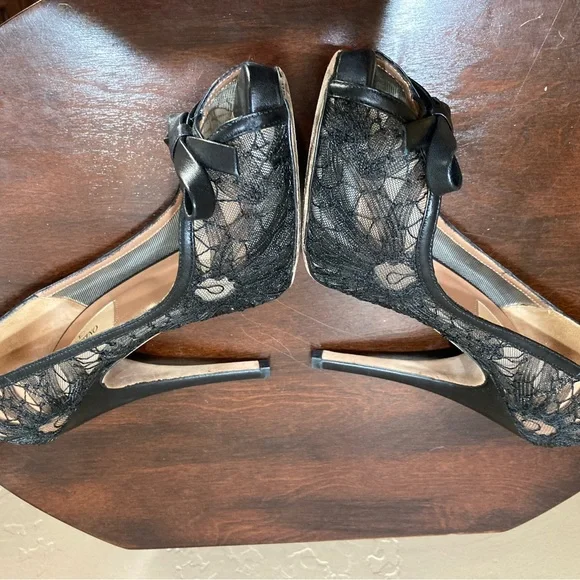 Valentino Garavani Peep Toe Lace Pumps with Bow - Picture 10 of 16